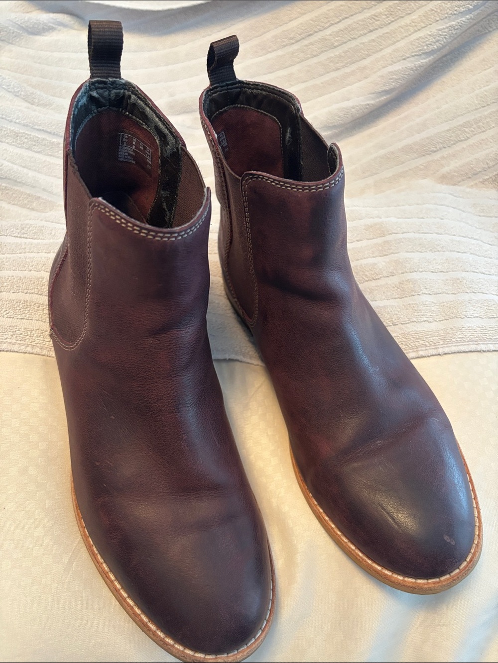 Women’s Clarks mahogany leather Chelsea Boots